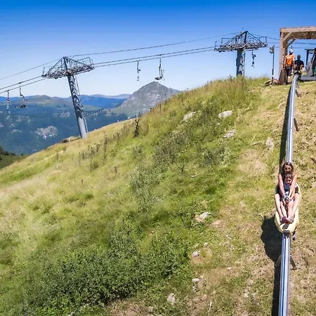 A Guzet Neige Aux Pieds Des Pistes Et De Ecole De *